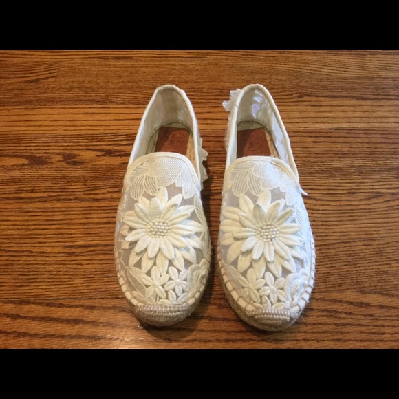 Tory Burch Shoes - TORY BURCH Guipure Lace Flower Espadrilles Ivory